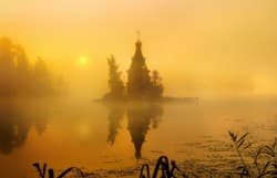 На реке храм Андрея Первозванного